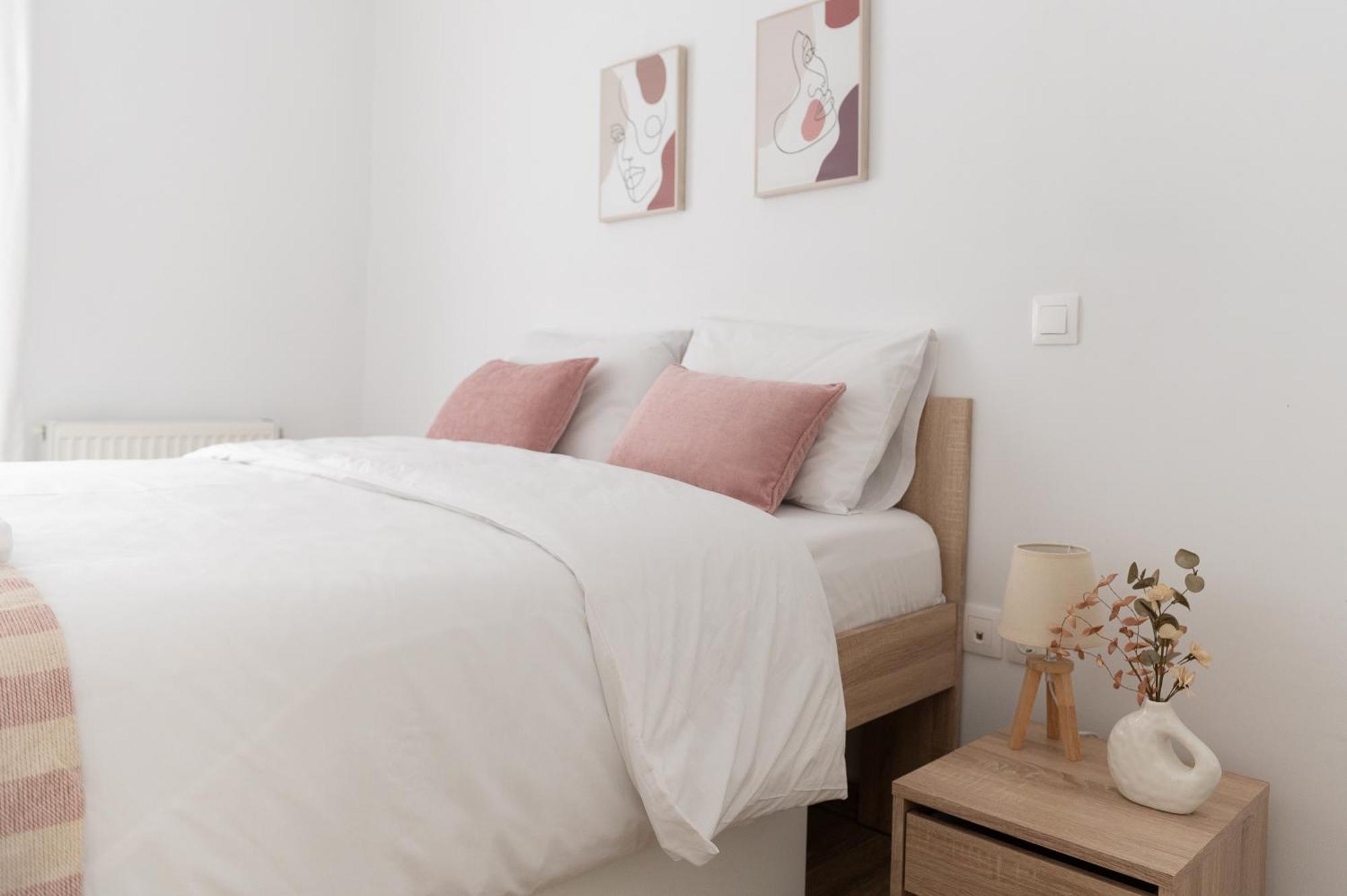 Stylish Spacious Apartment In Palaio Faliro Афины Экстерьер фото